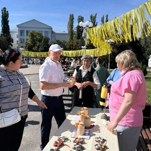 Сегодня на площади у ДК «Современник» в городе Заречном состоялся IV открытый фестиваль творчества людей старшего поколения «Серебряный луч».