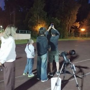 12 июня, в День России, состоялось мероприятие для подростков 12+ «Астрономические наблюдения», посвящённое изучению космических объектов с использованием телескопов.